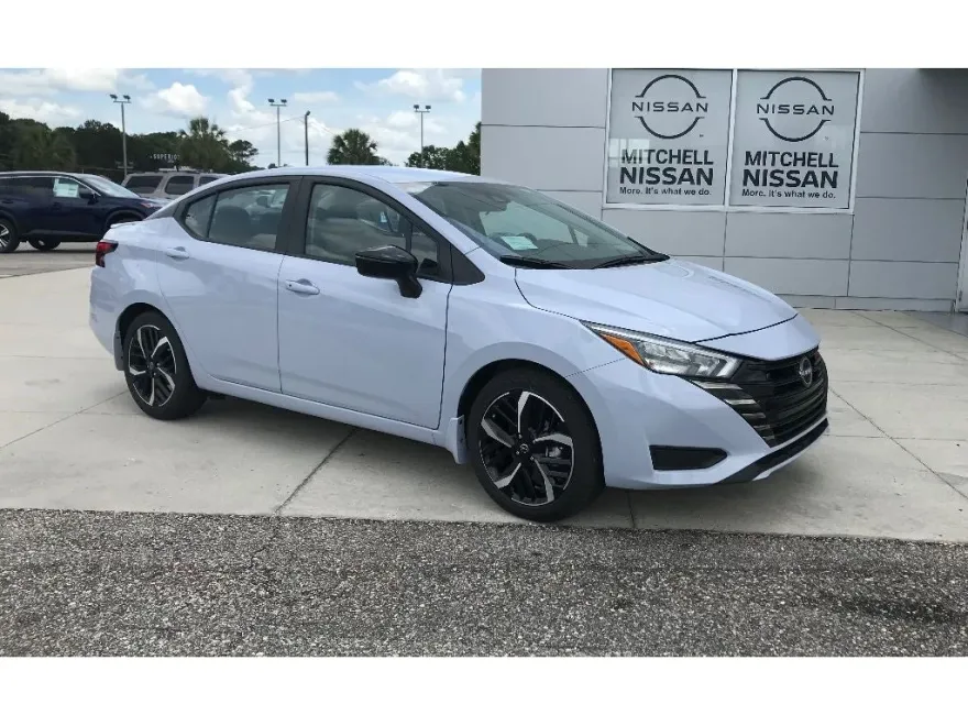 2025 Nissan Versa SR photo 1