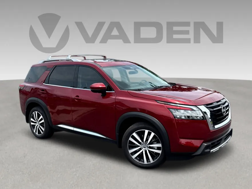 2024 Nissan Pathfinder Platinum photo 1