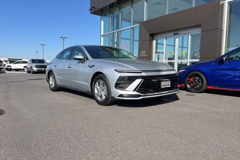 2025 Hyundai Sonata SE photo 1