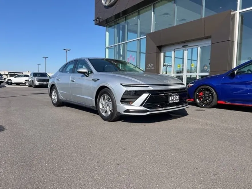 2025 Hyundai Sonata SE photo 1