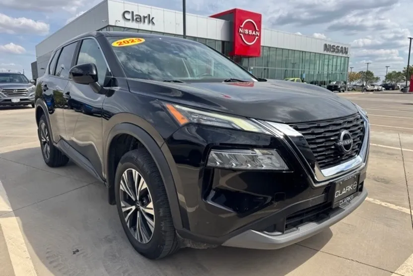 2023 Nissan Rogue SV photo 1