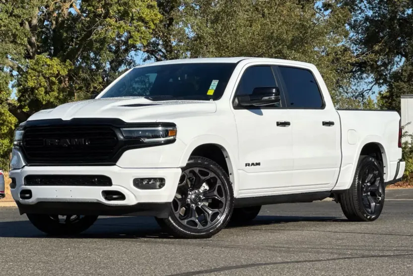 2024 Ram 1500 Limited photo 1