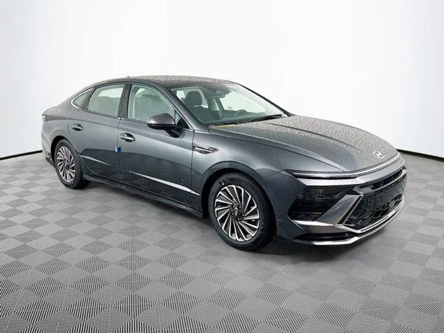 2025 Hyundai Sonata Hybrid SEL photo 1