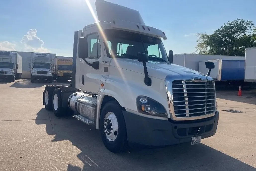 2019 Freightliner Cascadia 125" Sleeper Cab photo 1