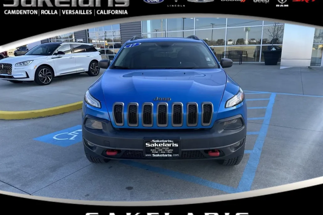 2017 Jeep Cherokee Trailhawk photo 1