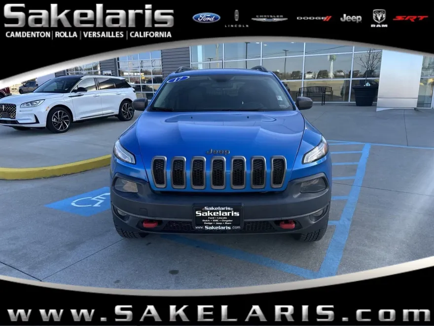 2017 Jeep Cherokee Trailhawk photo 1