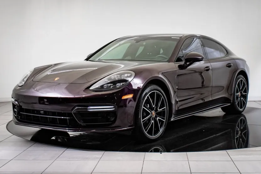 2023 Porsche Panamera GTS photo 1
