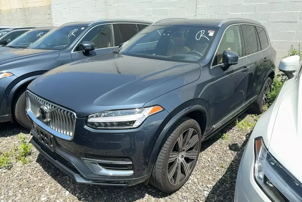 2023 Volvo XC90 AWD Ultimate photo 1
