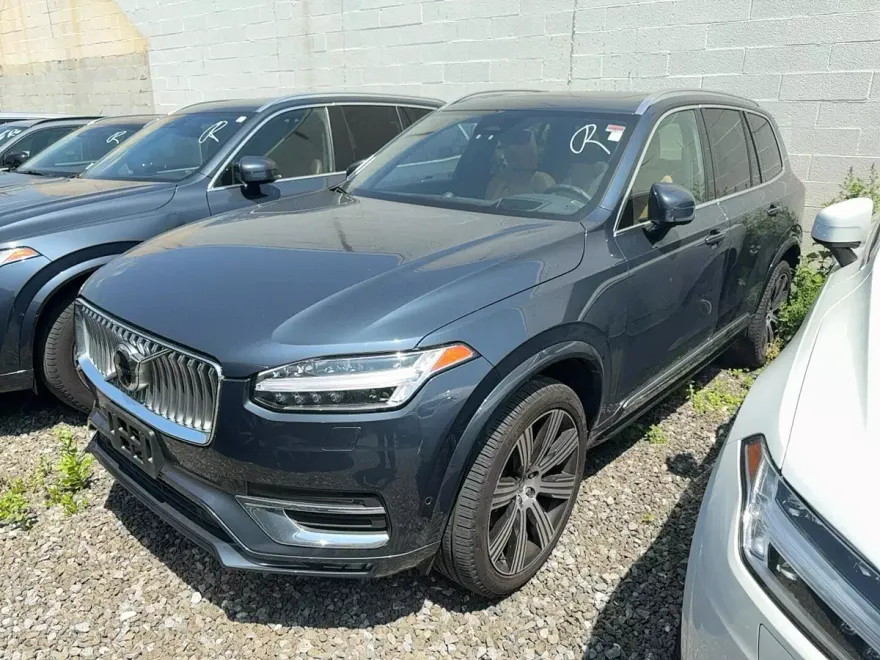 2023 Volvo XC90 AWD Ultimate photo 1