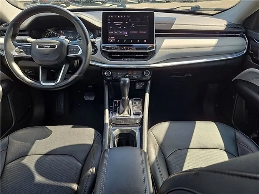 2022 Jeep Compass Limited photo 1