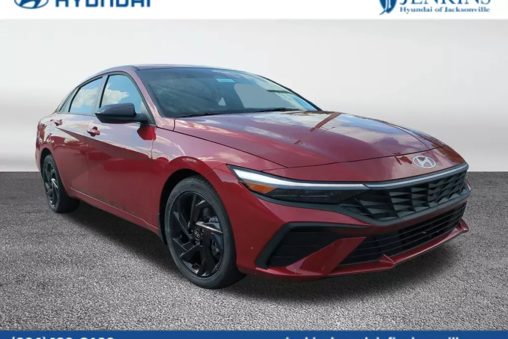 2025 Hyundai Elantra SEL Sport photo 1