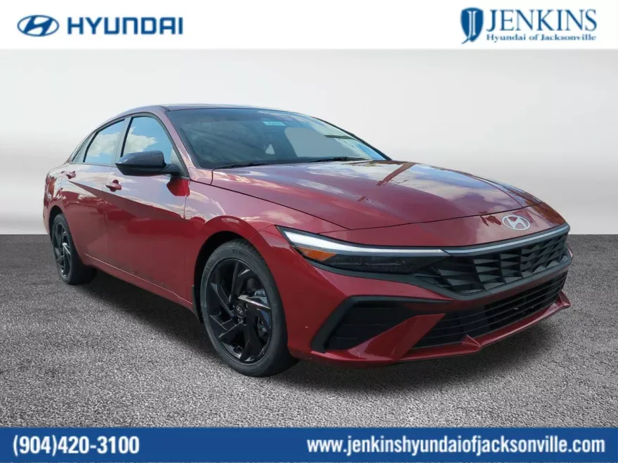 2025 Hyundai Elantra SEL Sport photo 1
