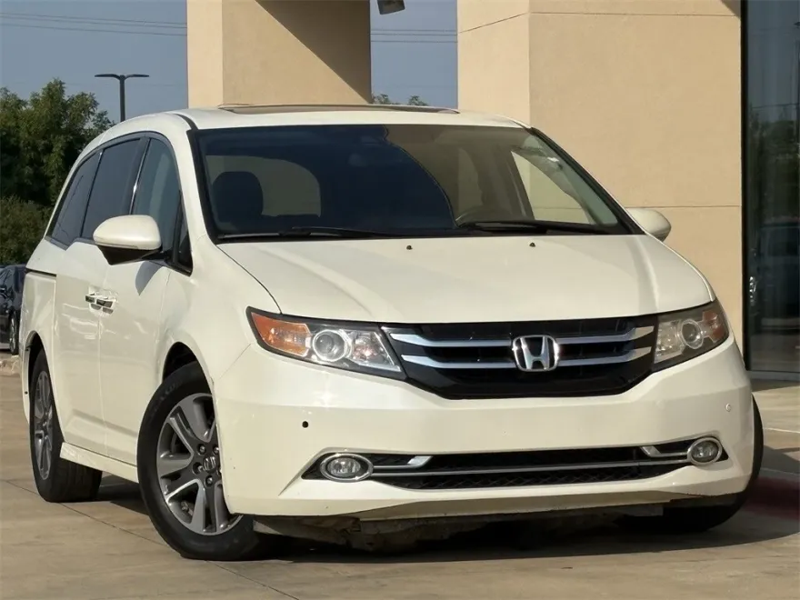 2016 Honda Odyssey Touring Elite photo 1