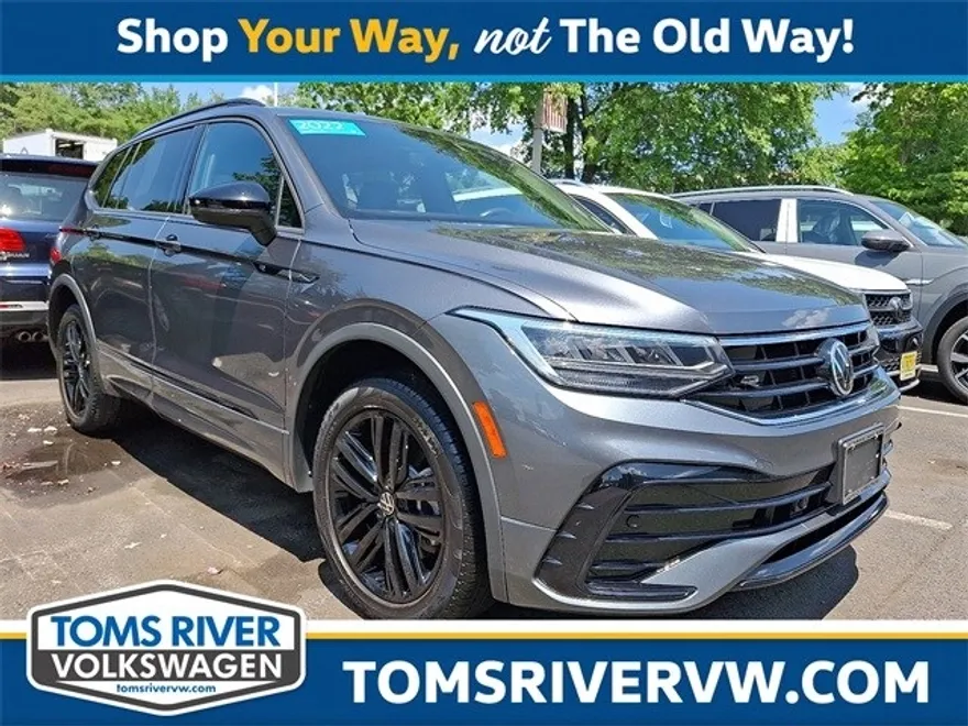 2022 Volkswagen Tiguan SE R-Line Black photo 1