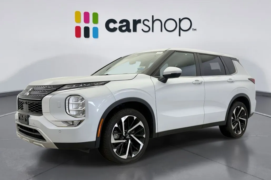 2023 Mitsubishi Outlander SE photo 1