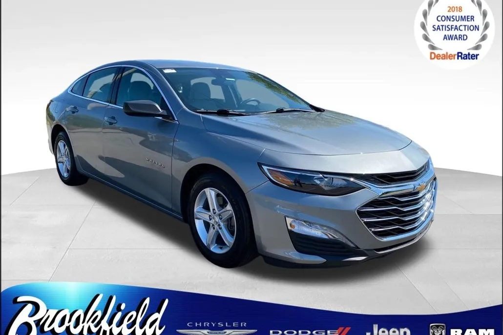 2023 Chevrolet Malibu LS photo 1