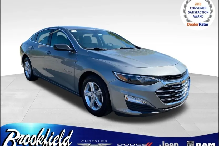 2023 Chevrolet Malibu LS photo 1
