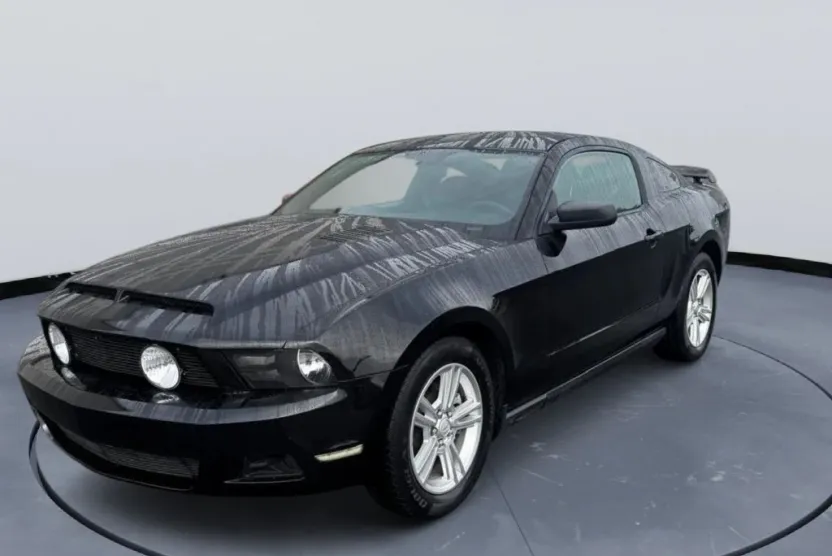 2011 Ford Mustang V6 photo 1