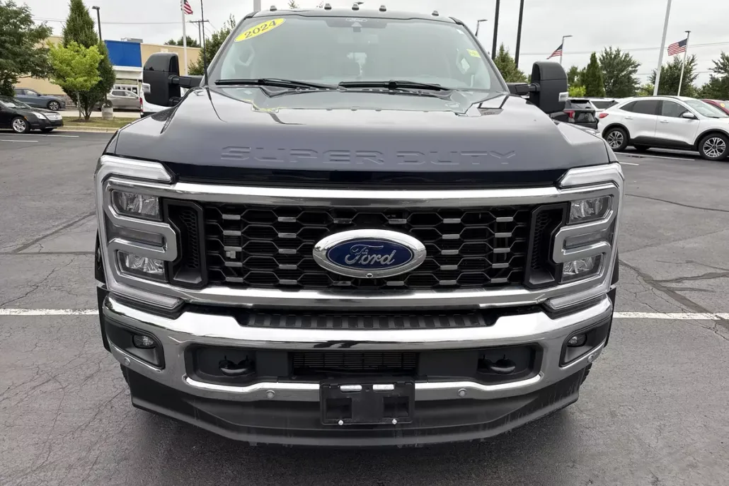 2024 Ford F-450 Lariat photo 1