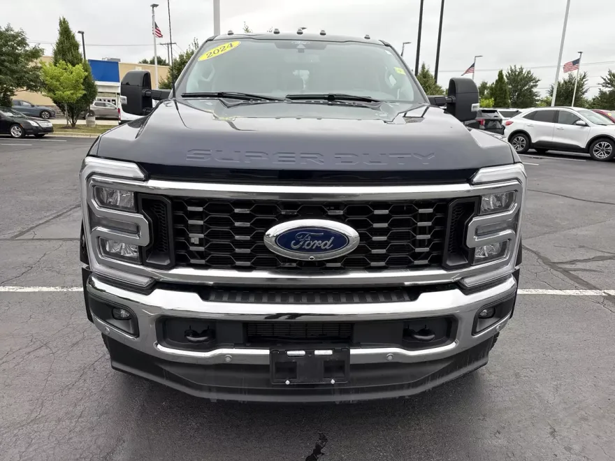 2024 Ford F-450 Lariat photo 1