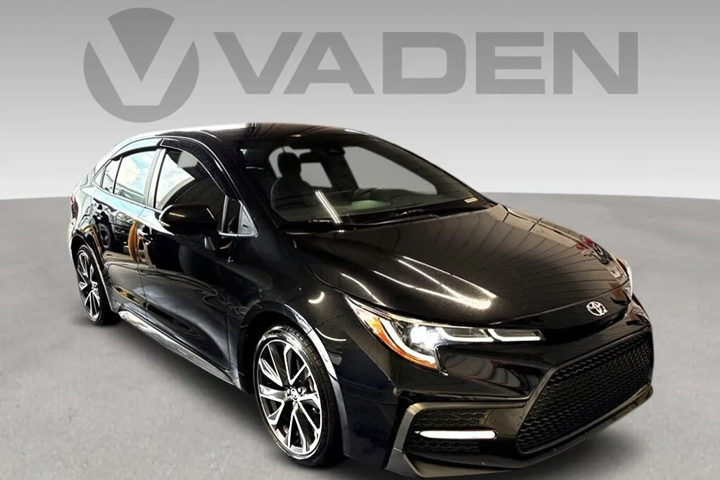 2022 Toyota Corolla SE photo 1