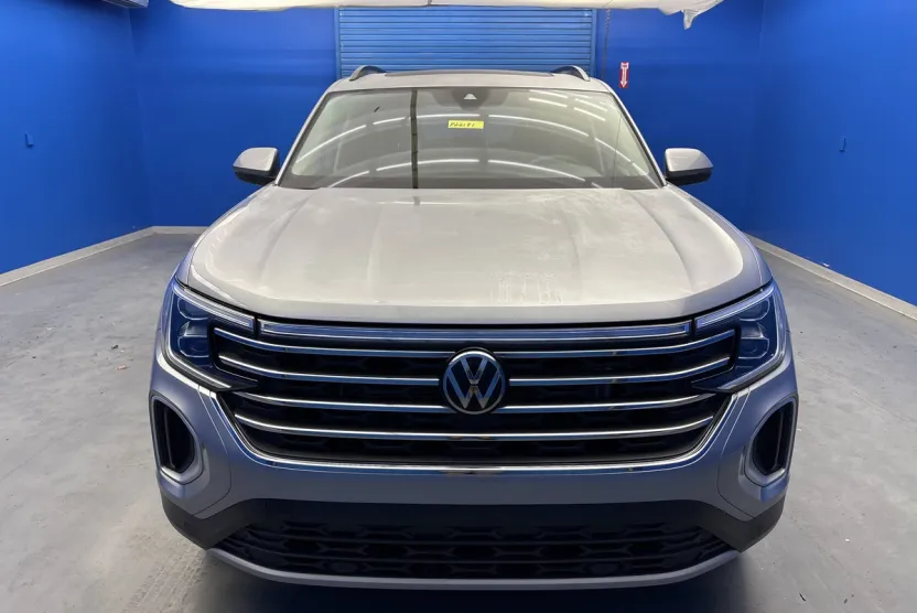 2024 Volkswagen Atlas SE Technology photo 1
