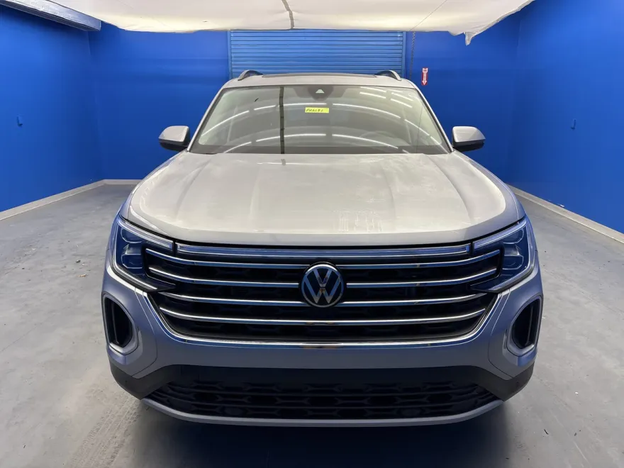 2024 Volkswagen Atlas SE Technology photo 1