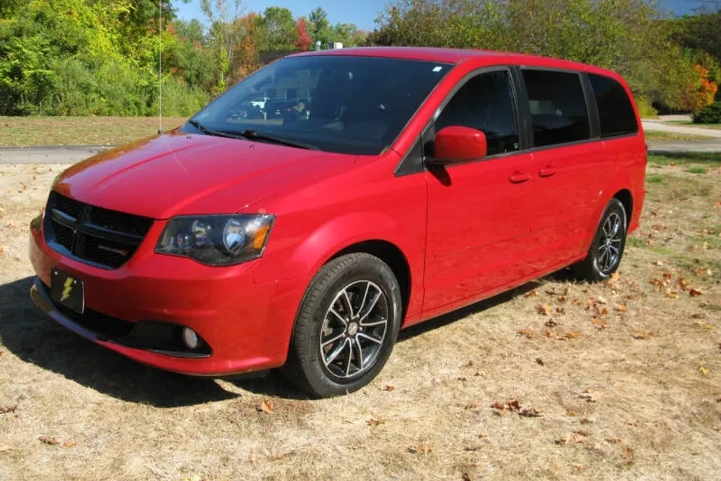 2015 Dodge Grand Caravan SXT Plus photo 1
