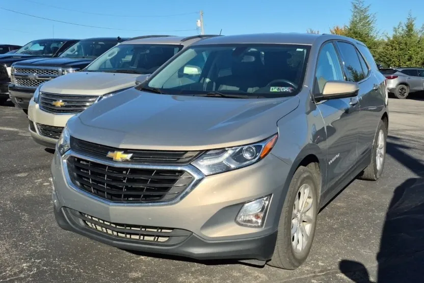 2019 Chevrolet Equinox LT photo 1