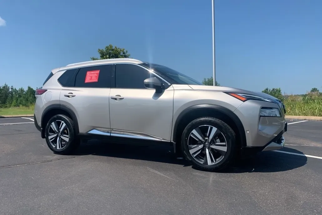 2021 Nissan Rogue Platinum photo 1