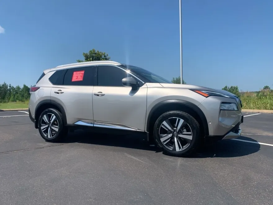 2021 Nissan Rogue Platinum photo 1
