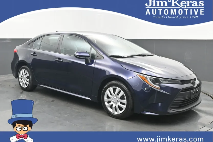 2023 Toyota Corolla LE photo 1