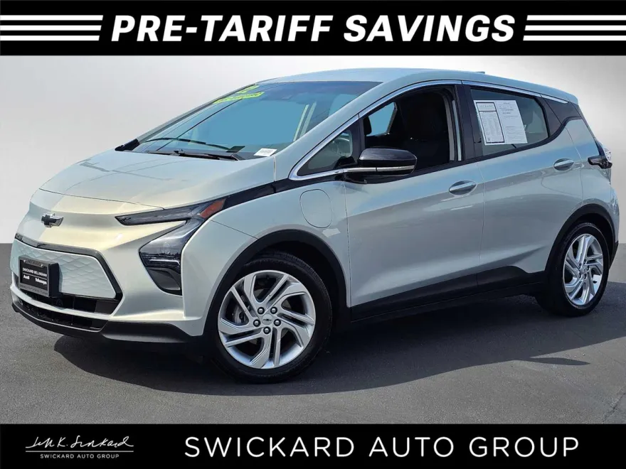 2022 Chevrolet Bolt EV 1LT photo 1