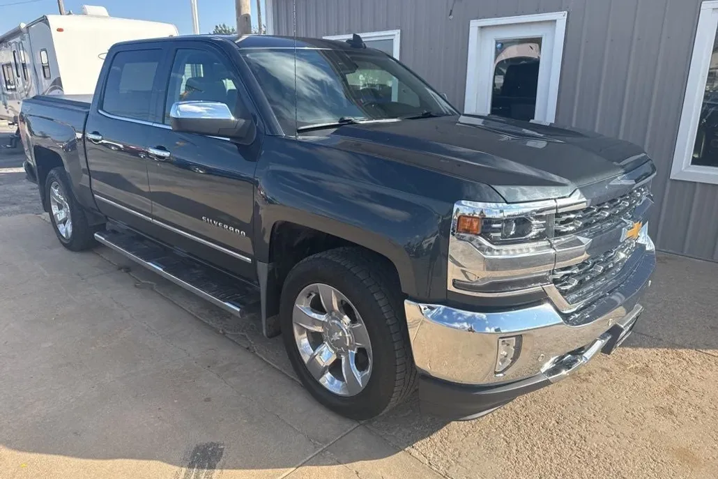 2017 Chevrolet Silverado 1500 LTZ photo 1