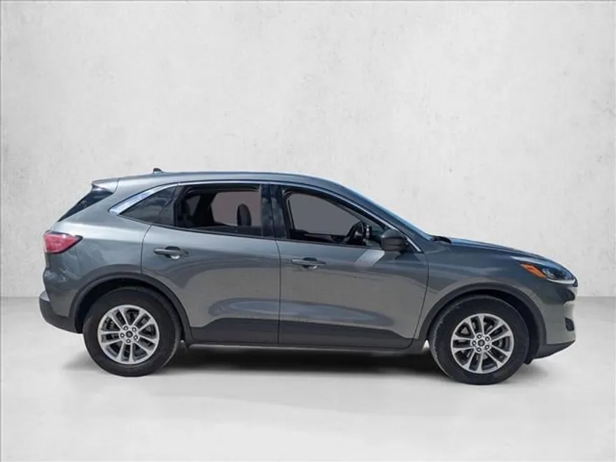 2022 Ford Escape SE photo 1