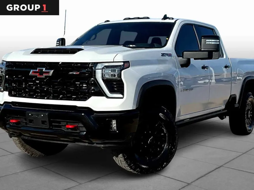 2024 Chevrolet Silverado 2500HD ZR2 photo 1
