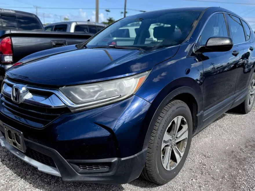 2017 Honda CR-V LX photo 1