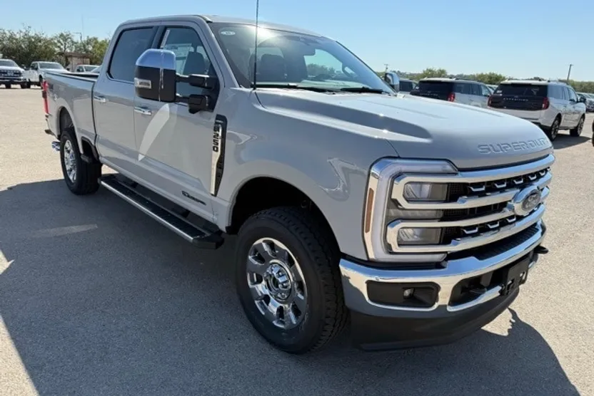 2026 Ford F-250 Lariat photo 1
