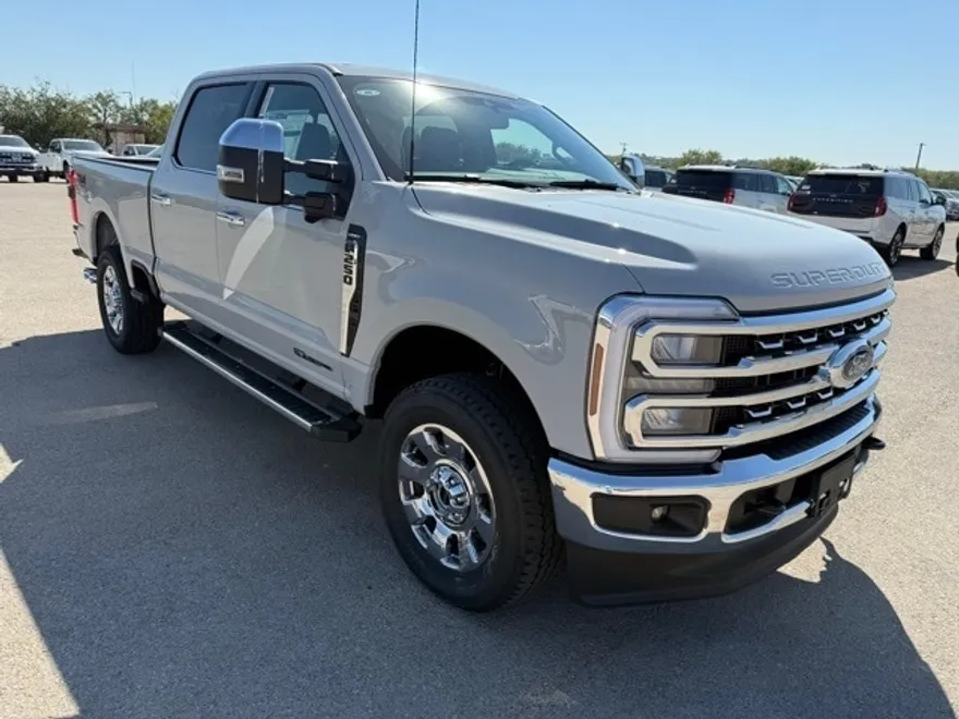 2026 Ford F-250 Lariat photo 1