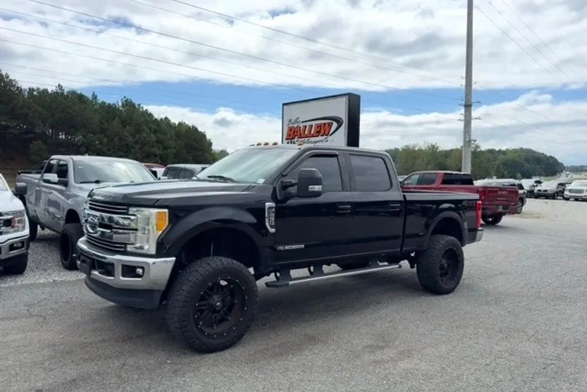 2017 Ford F-250 Lariat photo 1