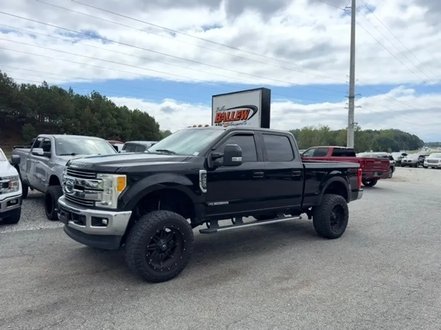 2017 Ford F-250 Lariat photo 1