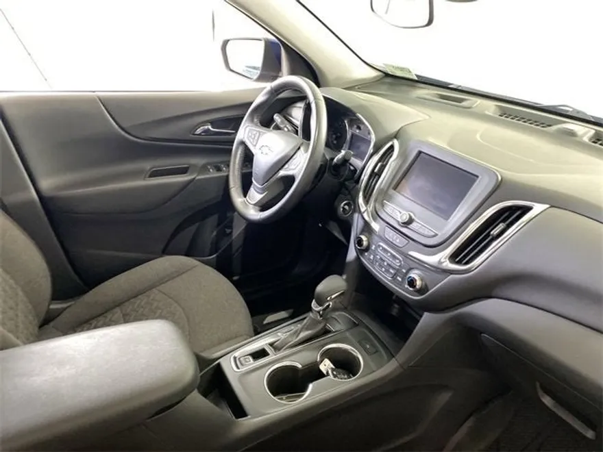 2022 Chevrolet Equinox LT photo 1