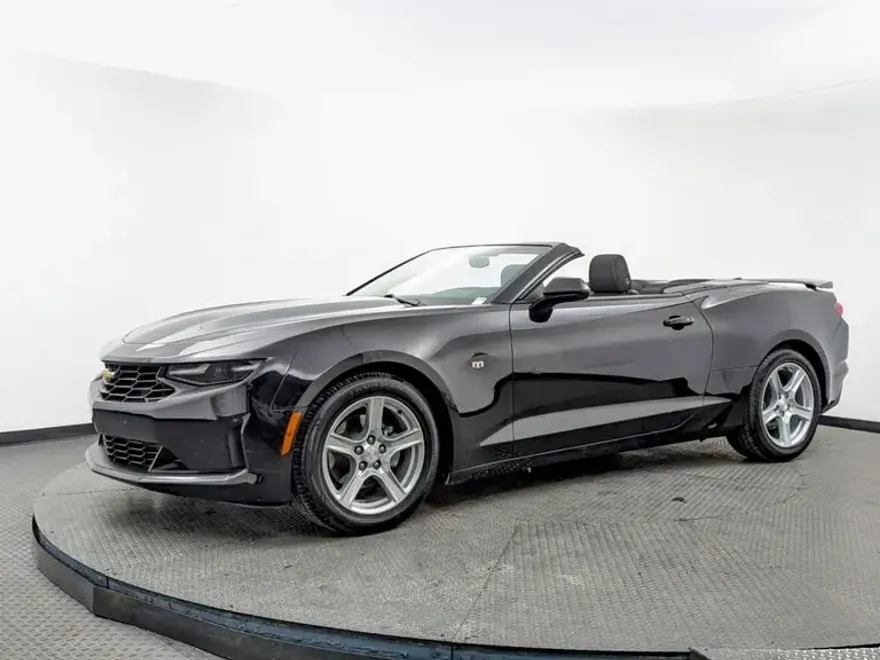 2023 Chevrolet Camaro 1LT photo 1