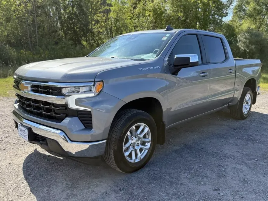 2023 Chevrolet Silverado 1500 LT photo 1