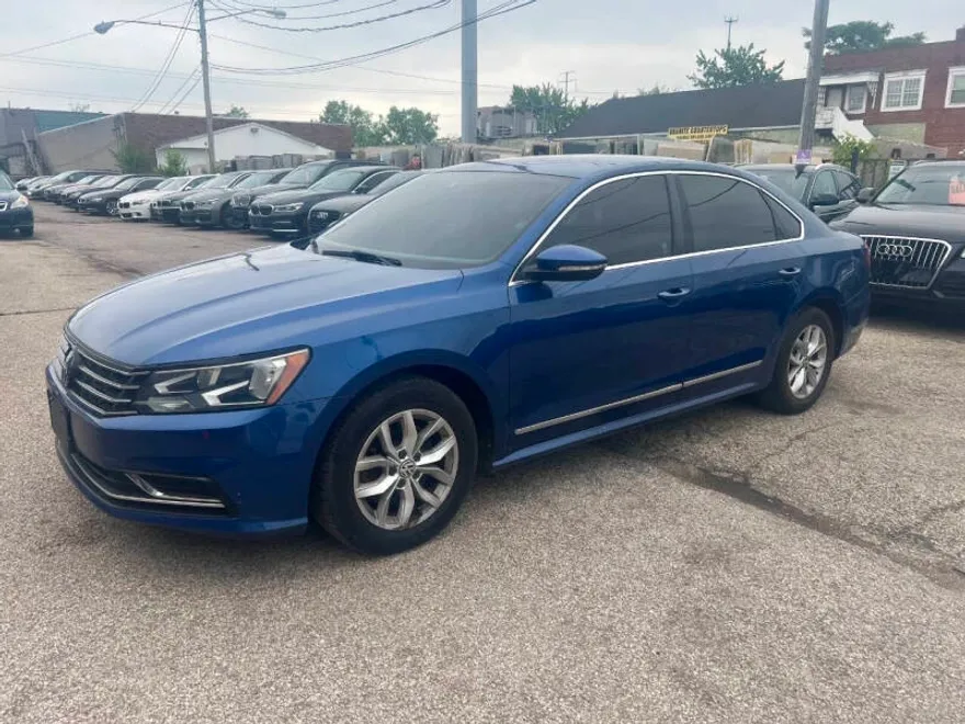 2016 Volkswagen Passat S photo 1