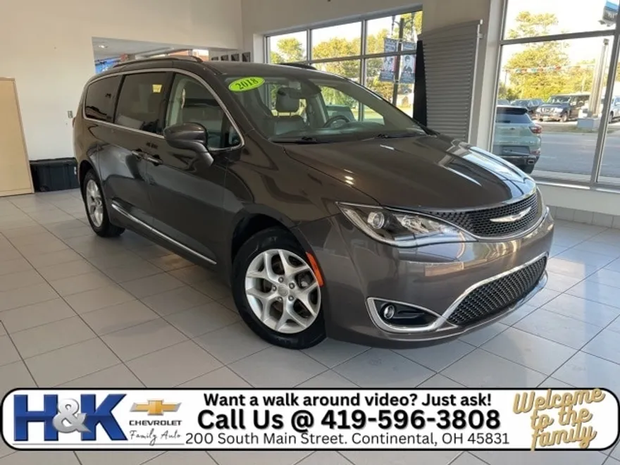 2018 Chrysler Pacifica Touring L photo 1
