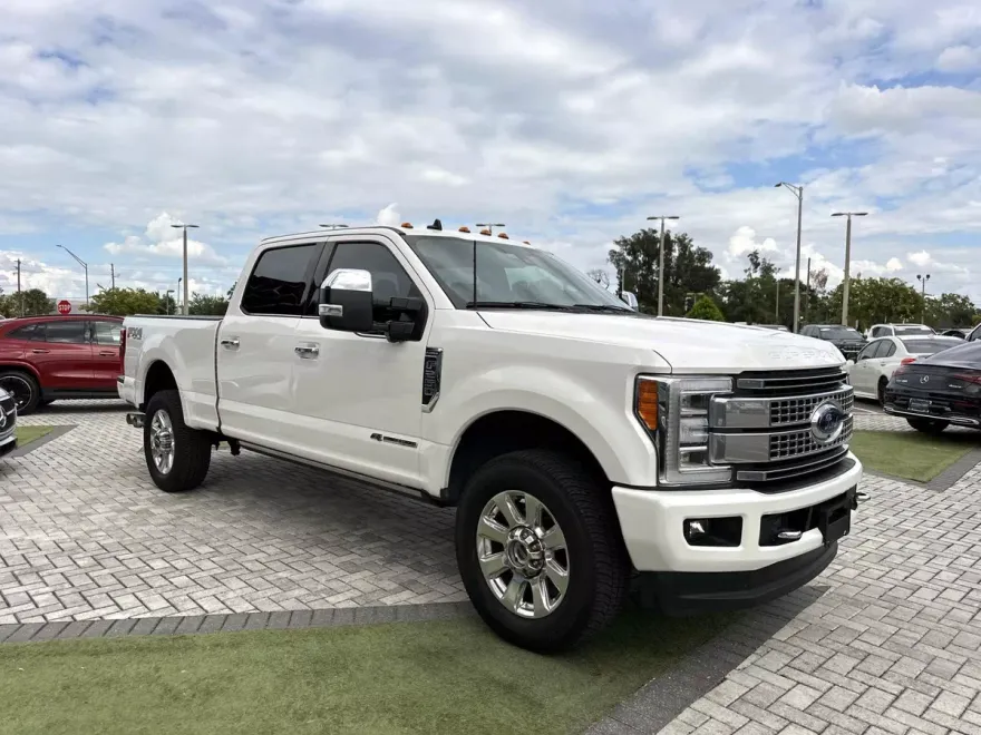 2019 Ford F-250 Platinum photo 1