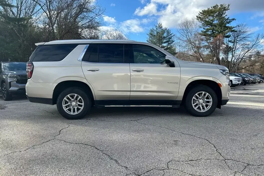 2022 Chevrolet Tahoe LT photo 1