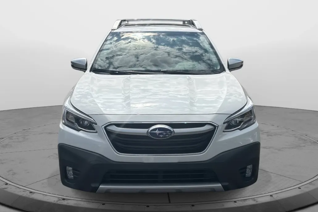 2022 Subaru Outback Touring photo 1
