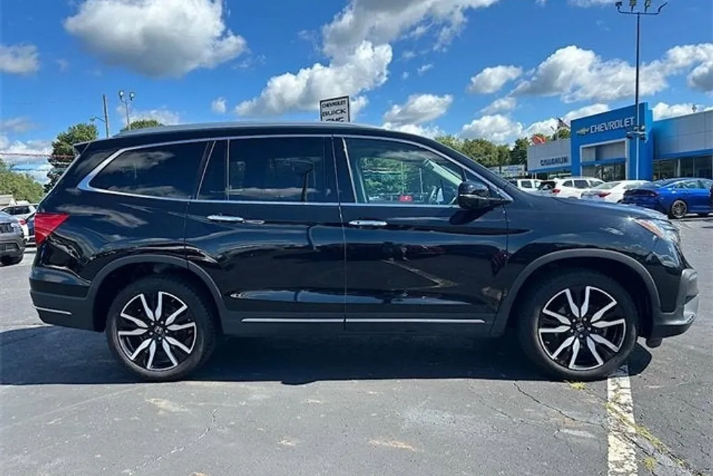 2021 Honda Pilot Touring photo 1
